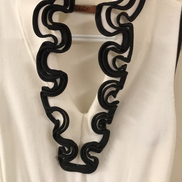 Ladies sleeveless sweater - Picture 2 of 4